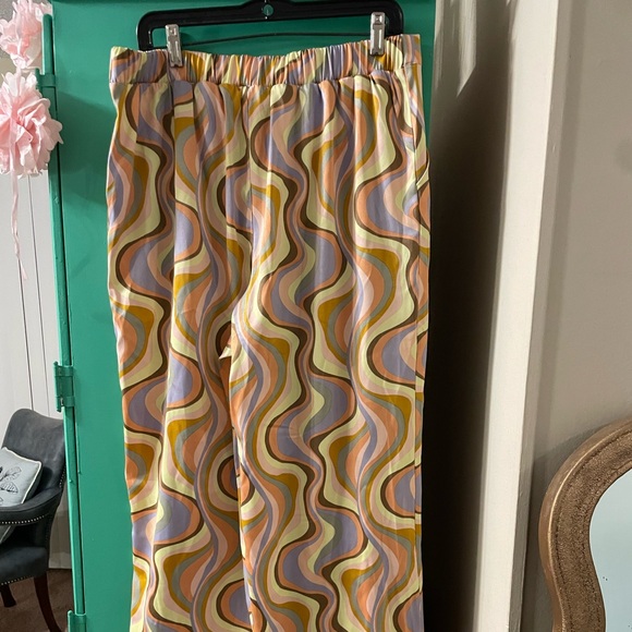 June & Hudson Retro, wide legged slacks - Picture 2 of 6